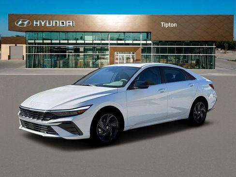New 2026 Hyundai Elantra SEL Sport Premium FWD image 2