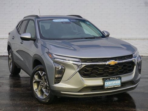 Certified 2025 Chevrolet Trax LT w/ LT Convenience Package image 4