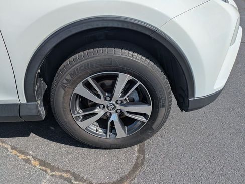 Used 2017 Toyota RAV4 XLE FWD image 11