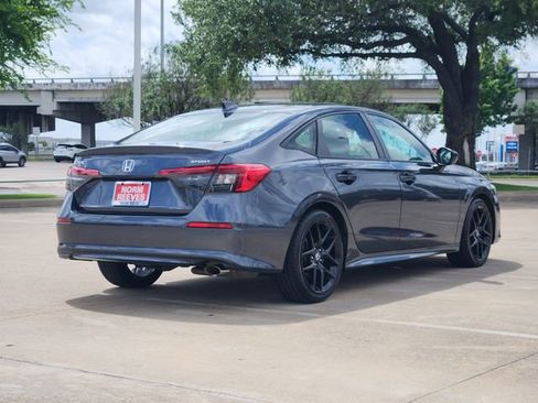 Used 2023 Honda Civic Sport image 3