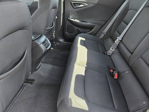 Used 2021 Chevrolet Malibu LT image 30