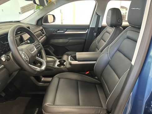 Used 2026 GMC Terrain Denali AWD/4WD image 26