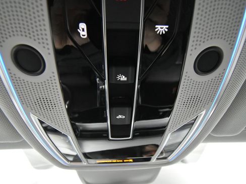 Used 2022 Audi S8 image 31