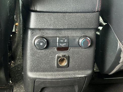 Used 2019 Ford Explorer Sport image 42