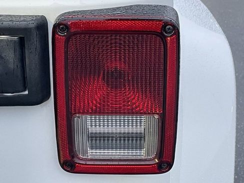 Used 2016 Jeep Wrangler Unlimited Rubicon w/ Dual Top Group image 21