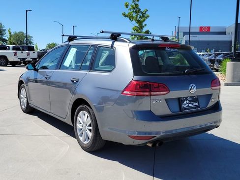 Used 2016 Volkswagen Golf S FWD image 3