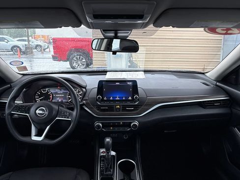 Used 2023 Nissan Altima 2.5 SV FWD image 13