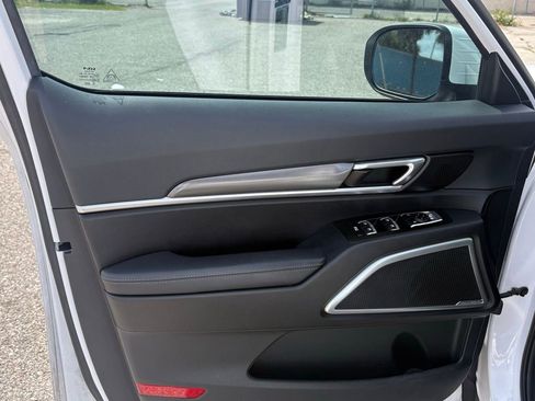 Used 2023 Kia Telluride S w/ S Sunroof Package image 10