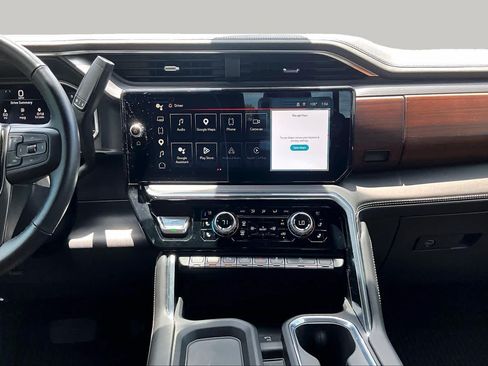 Used 2024 GMC Sierra 3500 Denali Ultimate AWD/4WD image 7