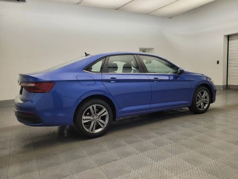 Used 2024 Volkswagen Jetta SE image 10