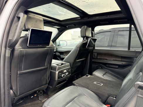 Used 2020 Ford Expedition Max Limited image 4
