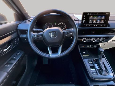 Used 2025 Honda CR-V Sport-L image 6