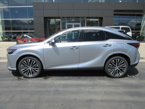 Used 2024 Lexus RX 350 w/ Convenience Package AWD/4WD image 3