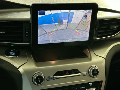 Used 2021 Ford Explorer XLT w/ Equipment Group 202A image 24