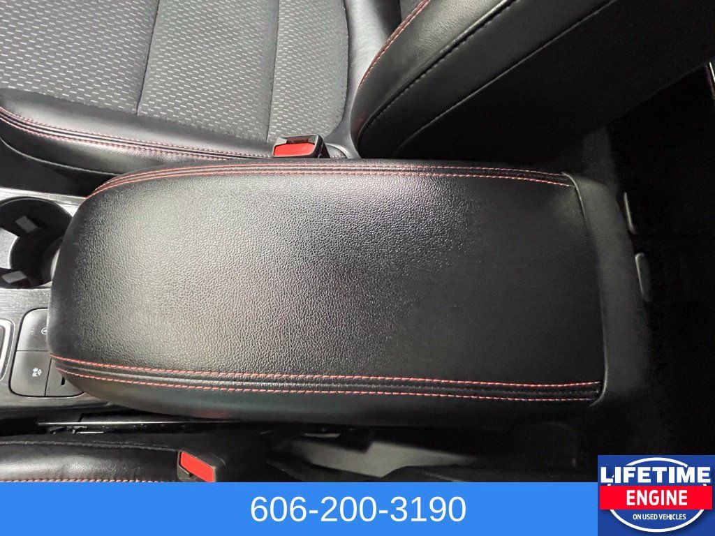 Used 2025 Ford Escape ST-Line AWD/4WD image 19