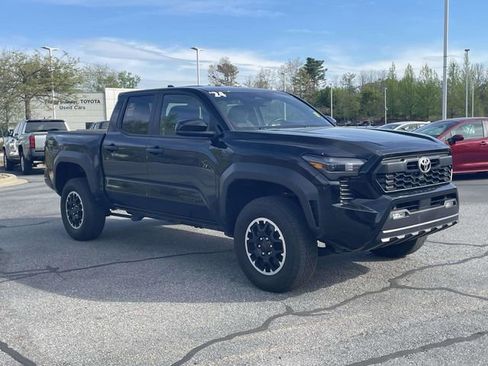 Used 2024 Toyota Tacoma TRD Off-Road image 7