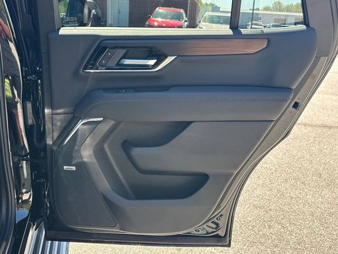 New 2026 GMC Yukon Denali image 17