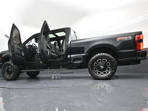 Used 2024 Ford F250 Platinum w/ FX4 Off-Road Package AWD/4WD image 49