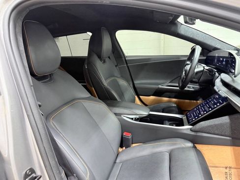 Used 2024 Lucid Air Touring AWD/4WD image 45