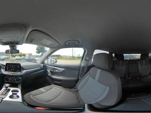 Used 2025 Chevrolet Blazer LT FWD image 36