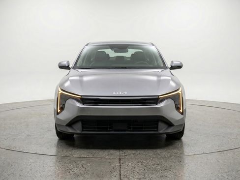 Used 2025 Kia K4 FWD image 2
