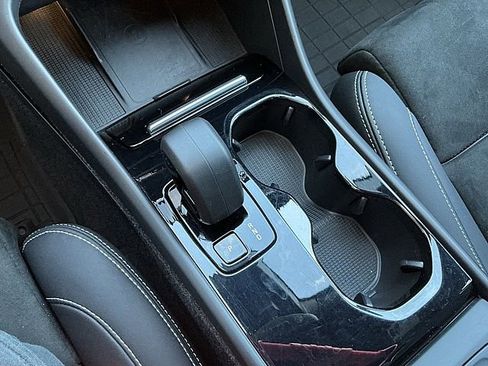 Certified 2023 Volvo XC40 Recharge Ultimate image 24