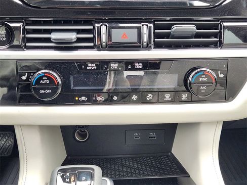 New 2025 Nissan Pathfinder SV w/ Black Appearance Package image 13