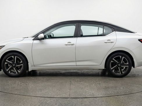Used 2025 Nissan Sentra SV FWD image 3