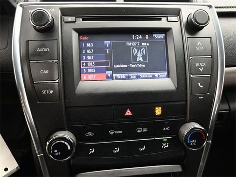 Used 2016 Toyota Camry LE image 26