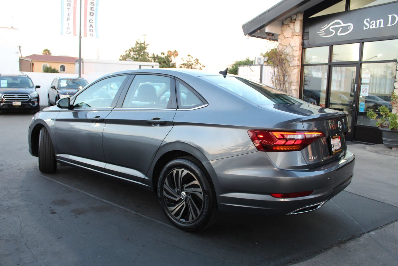 Used 2019 Volkswagen Jetta SEL Premium FWD image 3