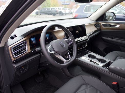 New 2026 Volkswagen Atlas SE image 10