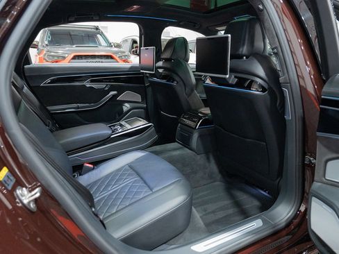 Used 2020 Audi S8 L AWD/4WD image 37