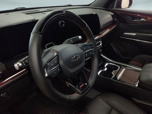Used 2024 Chevrolet Traverse RS image 16