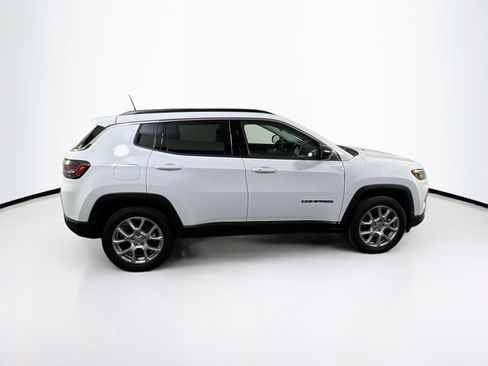 Used 2022 Jeep Compass Latitude w/ Sun and Sound Group image 4