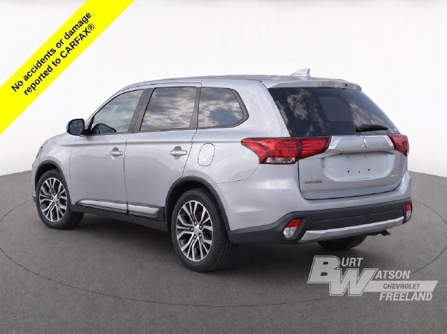 Used 2017 Mitsubishi Outlander ES AWD/4WD image 3