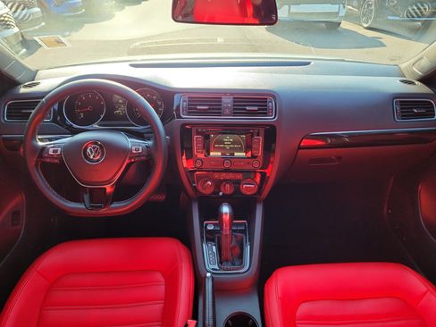 Used 2015 Volkswagen Jetta Sport FWD image 16