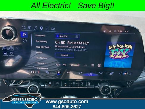 Used 2024 Chevrolet Blazer EV LT AWD/4WD image 28