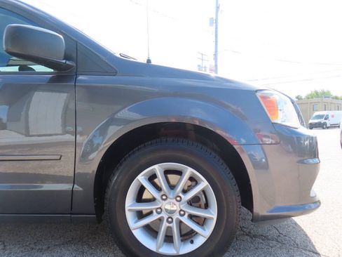 Used 2016 Dodge Grand Caravan SXT w/ Quick Order Package 29G SXT FWD image 20