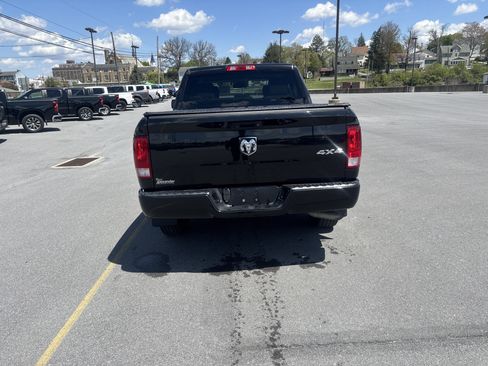 Used 2018 RAM 1500 Express AWD/4WD image 4