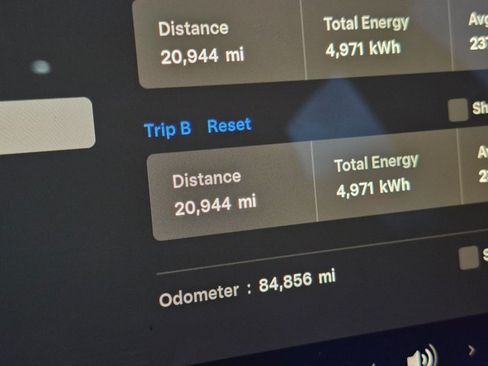 Used 2018 Tesla Model 3 Mid Range RWD image 18