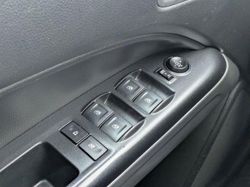 Used 2022 Chevrolet Colorado LT w/ LT Convenience Package image 28