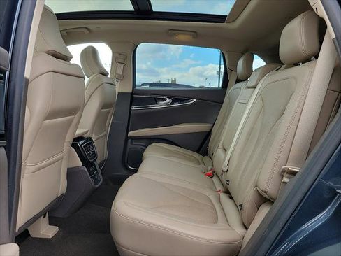 Used 2022 Lincoln Nautilus Reserve AWD/4WD image 12