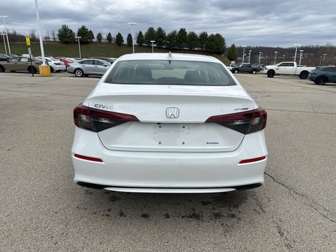 Used 2025 Honda Civic Sport image 4