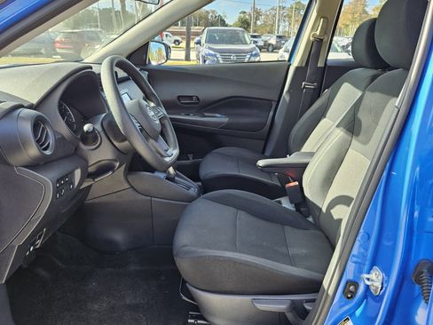 Used 2024 Nissan Kicks S image 3