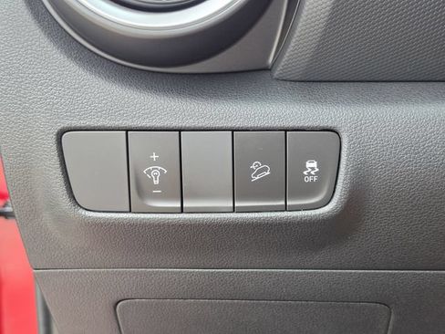 Used 2023 Hyundai Kona Limited AWD/4WD image 29