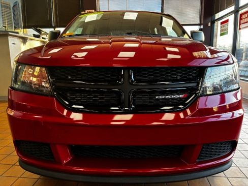 Used 2018 Dodge Journey SE w/ Blacktop Package image 4