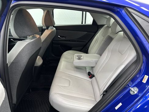 Used 2023 Hyundai Elantra Limited FWD image 21
