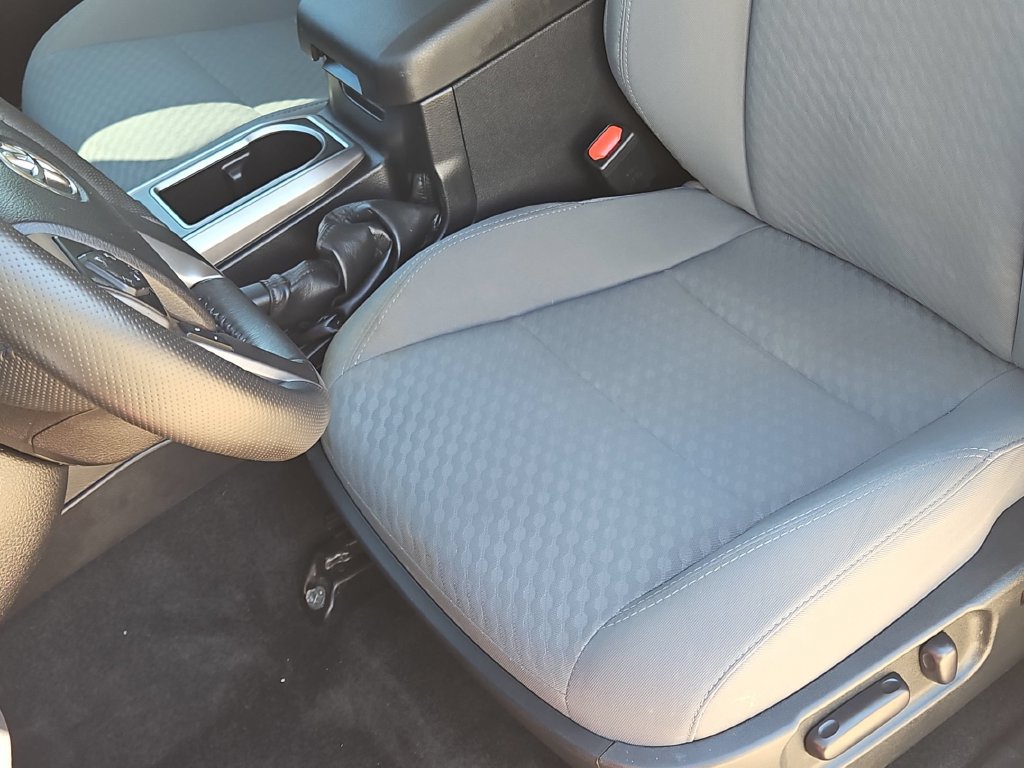 Used 2022 Toyota Tacoma SR5 RWD image 14