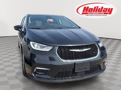 Used 2023 Chrysler Pacifica Touring-L