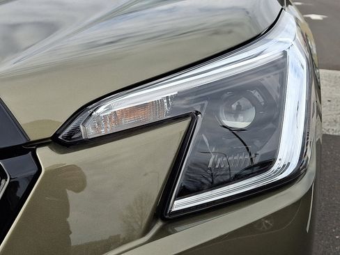 Used 2024 Subaru Forester Premium image 9